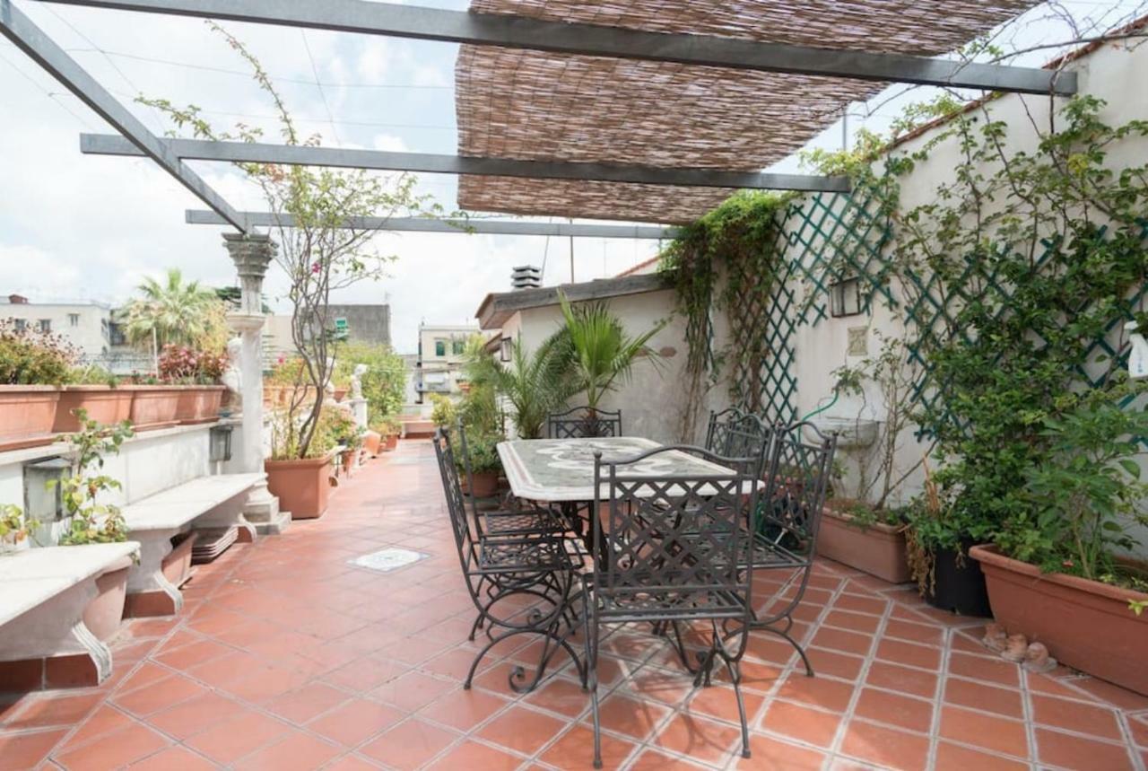 Terrazza Duomo Renaissance - Via Carbonara 20 Apartman Nápoly Kültér fotó